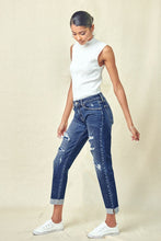 Load image into Gallery viewer, Luna KanCan Jeans
